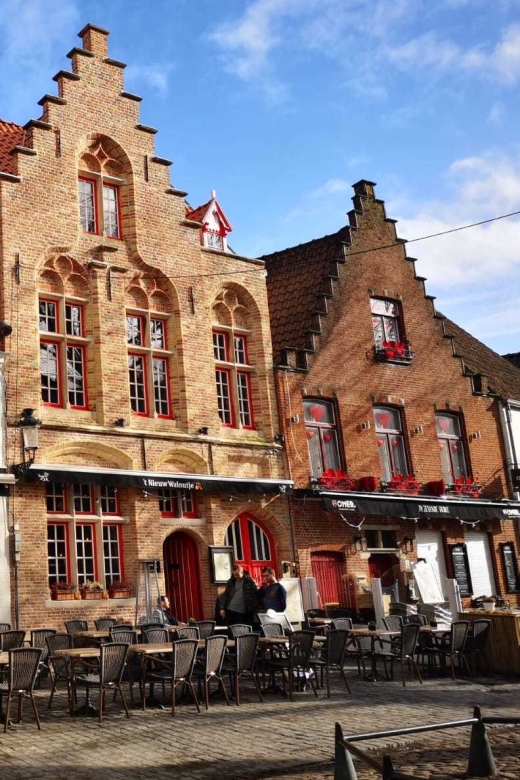 From Brussels: Bruges Day Trip with Boat Tour Option (ES) - Free time in Bruges: lunch, wandering, and when the boat is worth it
