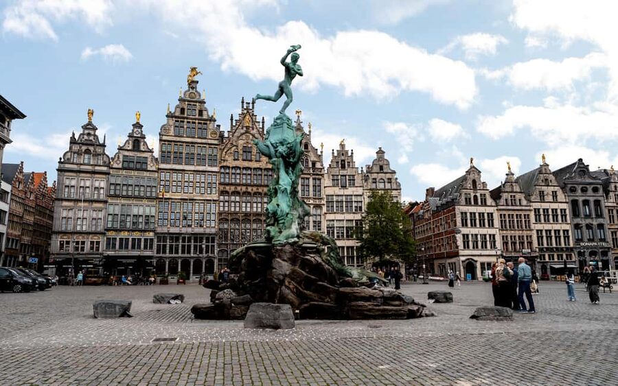 From Brussels: Day Trip to Antwerp and Atomium by Bus - Historic streets and local life: where Antwerp stops feeling like a postcard
