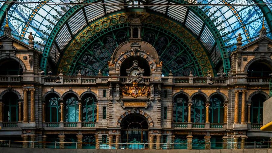 From Brussels: Day Trip to Antwerp and Atomium by Bus - Starting in Brussels: the meeting point that prevents stress