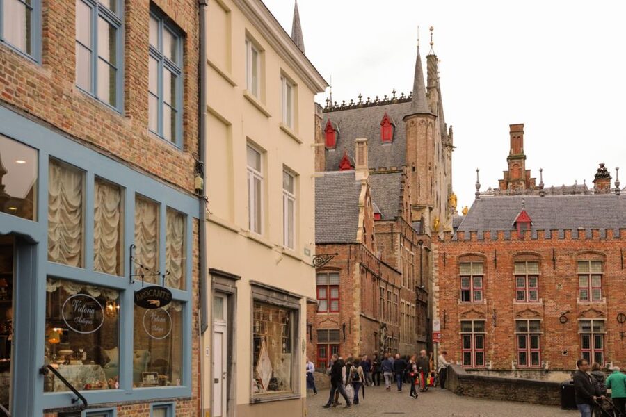 From Paris: Bruges Guided Tour with Hotel Pickup - Key highlights you can plan around