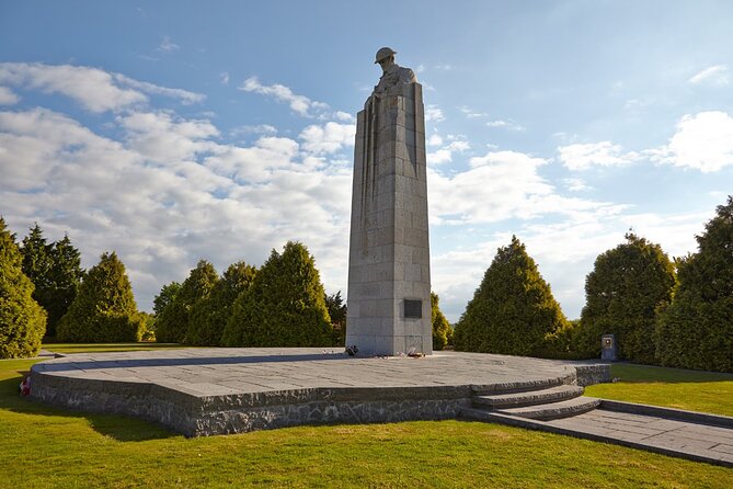 Frome Ieper/ypres 4H. WW1 Salient private Tour - Tyne Cot Cemetery: the largest Commonwealth cemetery for any war