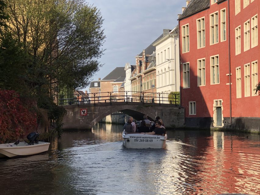 Ghent: 40-Minute Historical Boat Tour of City Center - The Guide Factor: Live Storytelling That Actually Helps