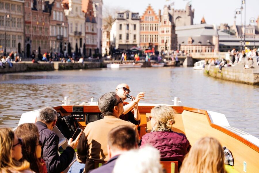 Ghent: 40 Minute Medieval Center Guided Boat Tour - Price and value: how $12 turns into a useful Ghent orientation