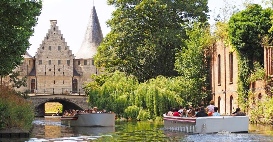 Ghent: 50-Minute Medieval Center Guided Boat Trip - A 50 minute medieval shortcut through Ghent’s core sights