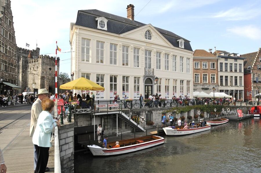 Ghent: 50-Minute Medieval Center Guided Boat Trip - Gravensteen and the Princes’ Court, castles you can actually see