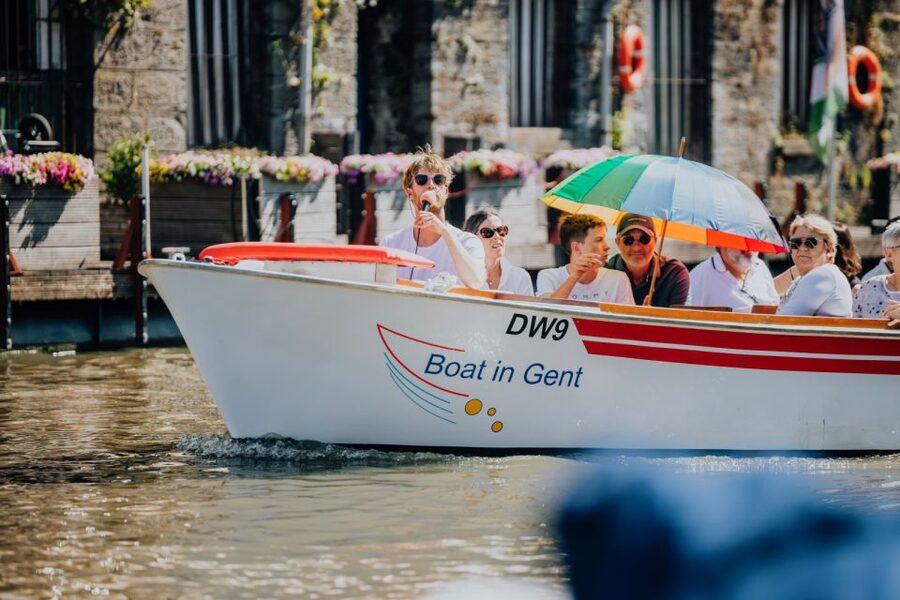 Ghent: 50-Minute Medieval Center Guided Boat Trip - Guide style and languages, from English narration to on board translations
