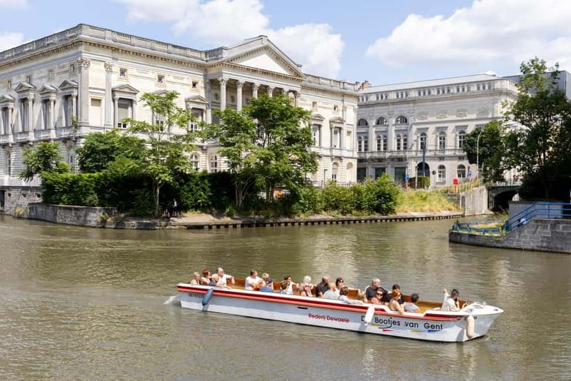 Ghent Completely - 90-minute boat tour (DUTCH ONLY) - Finding the Green Boathouse at Korenlei 4a, and settling in