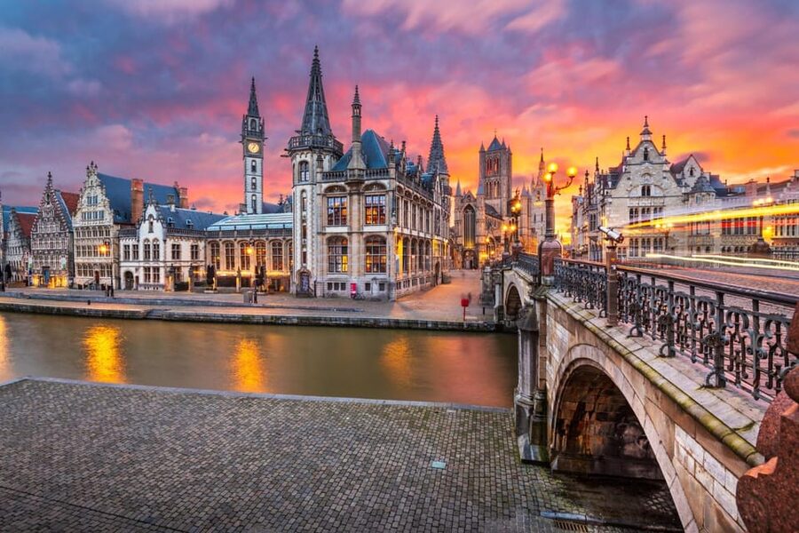Ghent: Express Walk with a Local in 60 minutes - Gravensteen: pairing a landmark with everyday local life