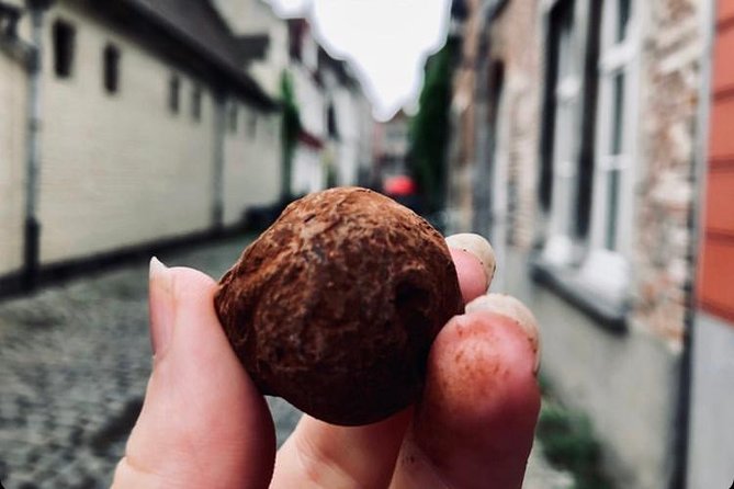 Ghent: Famous Belgian Chocolate Walking Tour with Tastings - Stop-by-stop: what you will taste and why each stop matters
