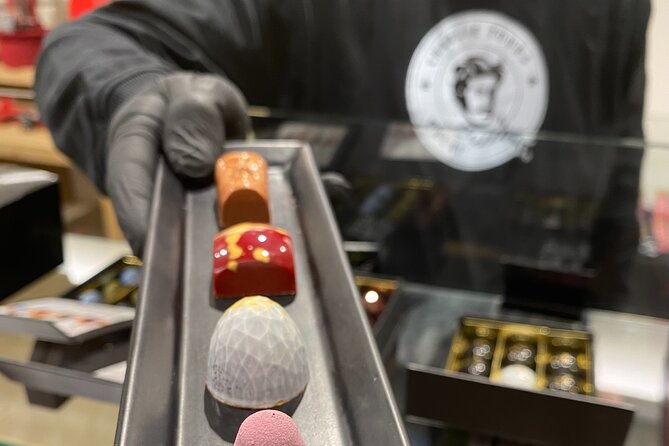 Ghent: Famous Belgian Chocolate Walking Tour with Tastings - How the guides make or break the tour