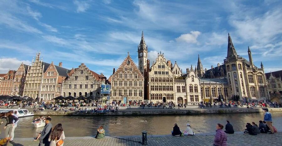 Ghent: Guided City Highlights Walking Tour with Light Meal - Your guide handles the meal, you pick the dish