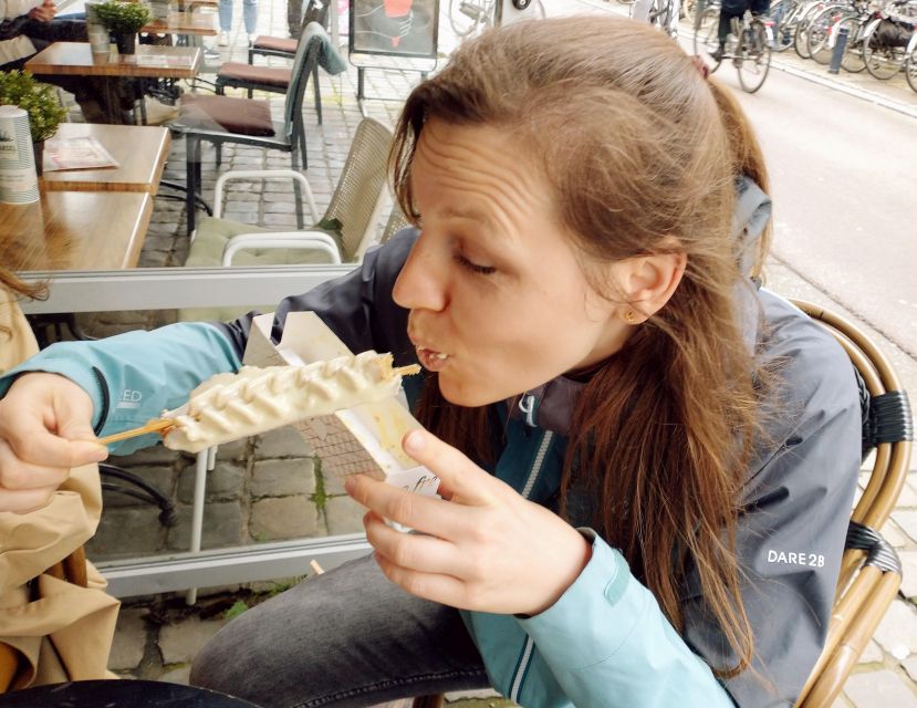 Ghent: Guided City Tour with Food Tastings - Stop by stop: what the five tastings feel like