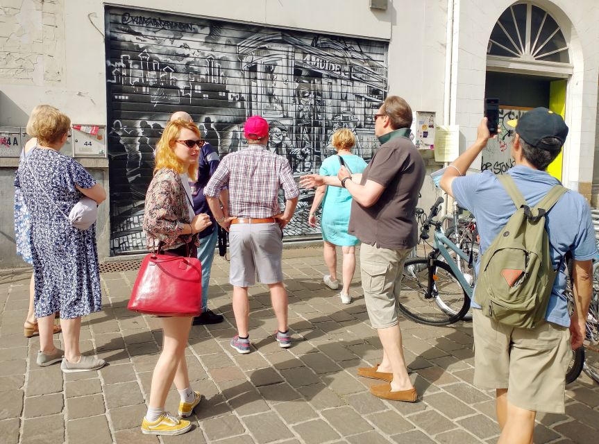 Ghent: Guided City Tour with Food Tastings - Food, drink, and the best way to pace your hunger