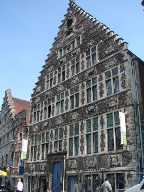 Ghent: Private 2-Hour Walking Tour - Getting oriented in Ghent’s old core at Graslei and Korenlei