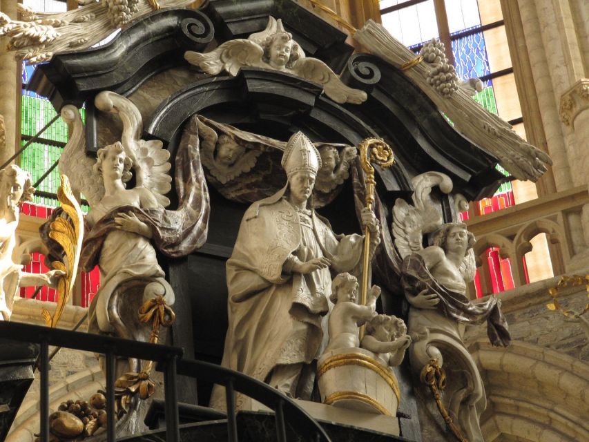 Ghent: Walking Tour from Friday Market to the Cathedral - Gerard de Duivelsteen, Canals, and the Old Harbor Viewpoint