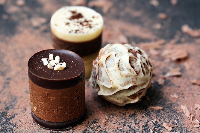 Gourmet Tour in Brussels - The food part: frites, sauce, waffles, beer flights, and chocolate