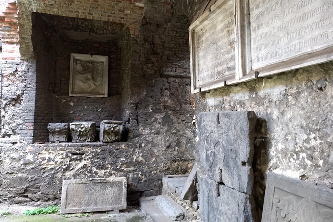 Half-Day Private Highlights and Hidden Gems of Ghent Tour - Graslei, Korenlei, and Korenmarkt, the riverfront story