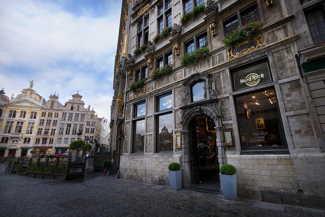 Hard Rock Cafe Brussels with Set Lunch or Dinner - Entering Hard Rock Cafe Brussels on Grand Place