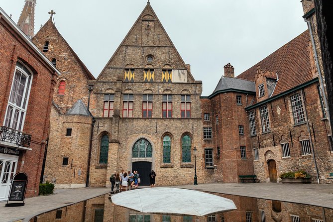 Highlights & Hidden Gems With Locals: Best of Bruges Private Tour - Why This Bruges Walk Feels Personal from the Start