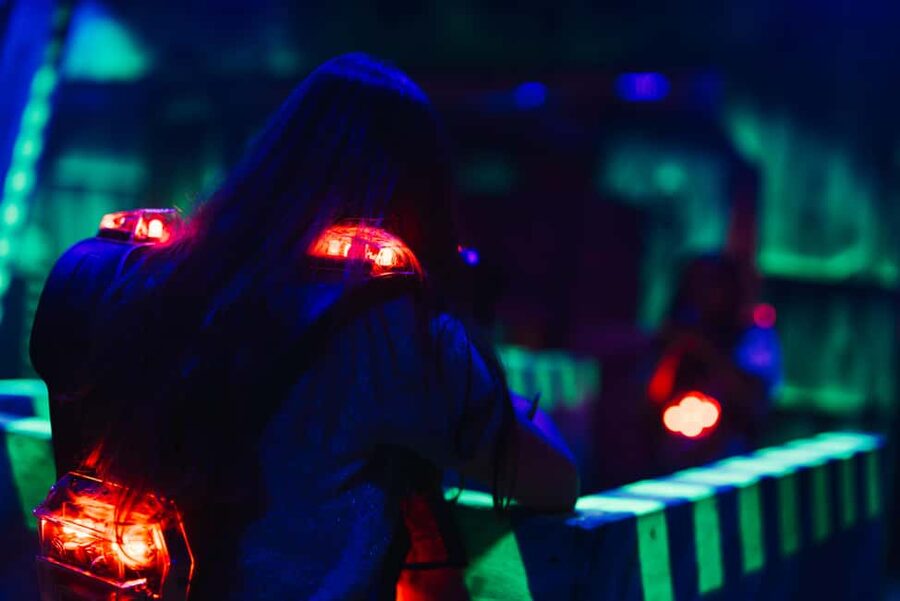 Kortrijk: Ultimate Laser Tag Experience – 3 Games + Drink - Your kit, the briefing, and why the staff matter