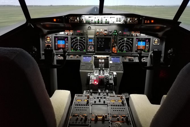 Landed On Time 60 min. Max 1 Person - First seat time in a 737 cockpit