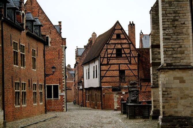 Leuven: City Walk with Audio Guide in 7 Languages on your Phone - How the Leuven audio walk works in real life