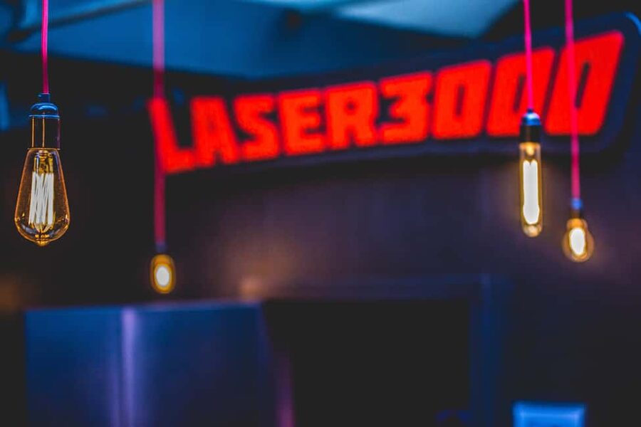 Leuven: Ultimate Laser Tag Experience – 3 Games + Drink - The arena experience: lighting, obstacles, and 12-minute bursts