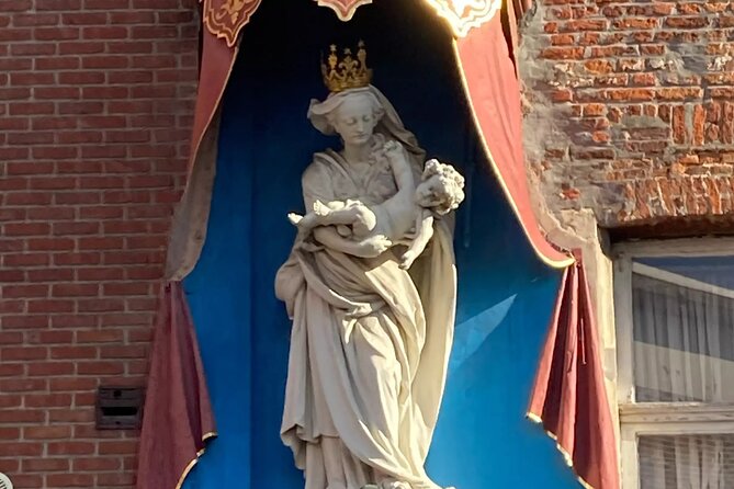 Lost Lanes and Secret Gardens Self Guided Audio Tour - Town Square Stop: Where Mechelen Watches Itself Live