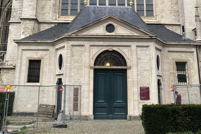 Lost Lanes and Secret Gardens Self Guided Audio Tour - Strolling the Sint-Janskerk: White-Stone Gothic in Motion
