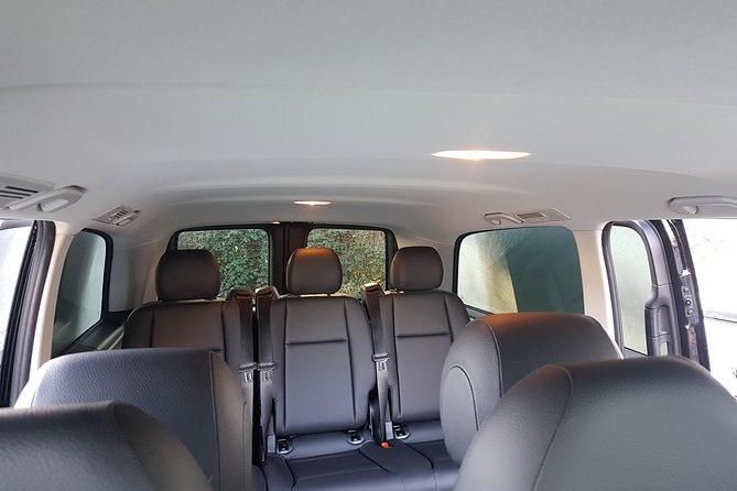 Luxury Minivan from Brussels airport to the city of Antwerp - How long is the ride, really?