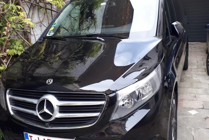 Luxury Minivan from Brussels airport to the city of Brussels - Brussels Zaventem pickup at CAFE JAVA, name sign included