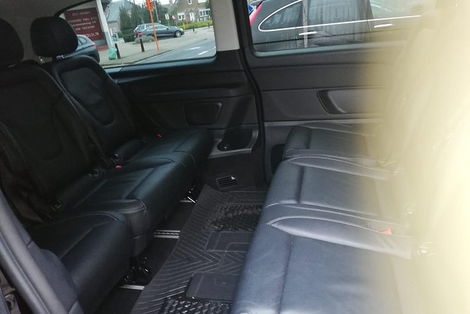 Luxury Minivan from Brussels airport to the city of Brussels - What the licensed driver piece really means for your day