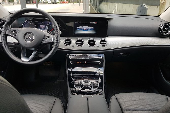 Luxury vehicle from Brussels airport to the city of Brussels - The Return Trip: From Brussels Back to Zaventem