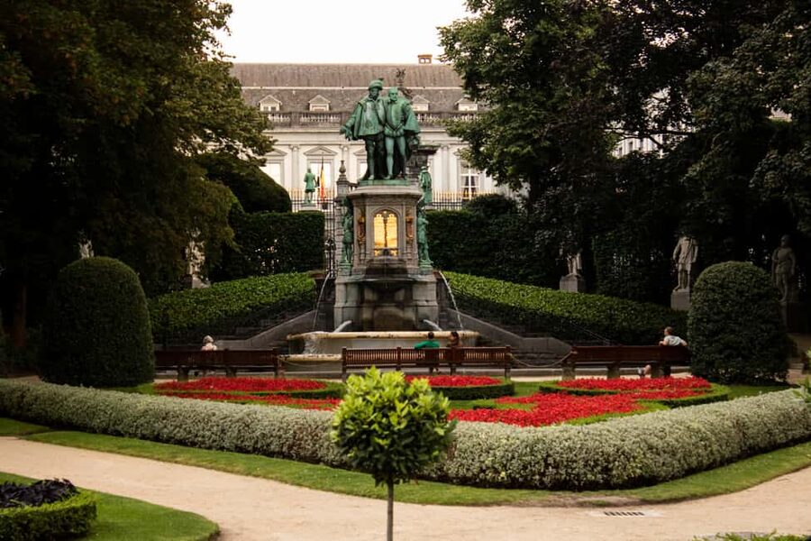 MUSIC TOUR OF BRUSSELS (SPANISH) - Mont des Arts: independence-era songs and African influences