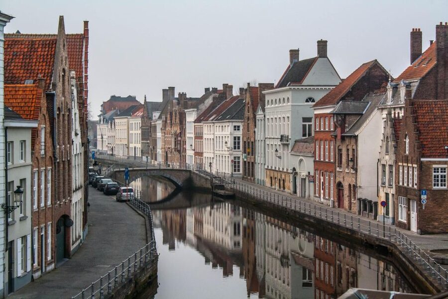 Paris: Brussels and Bruges Tour & Optional Chocolate Tasting - First stop: Brussels from the big-photo points