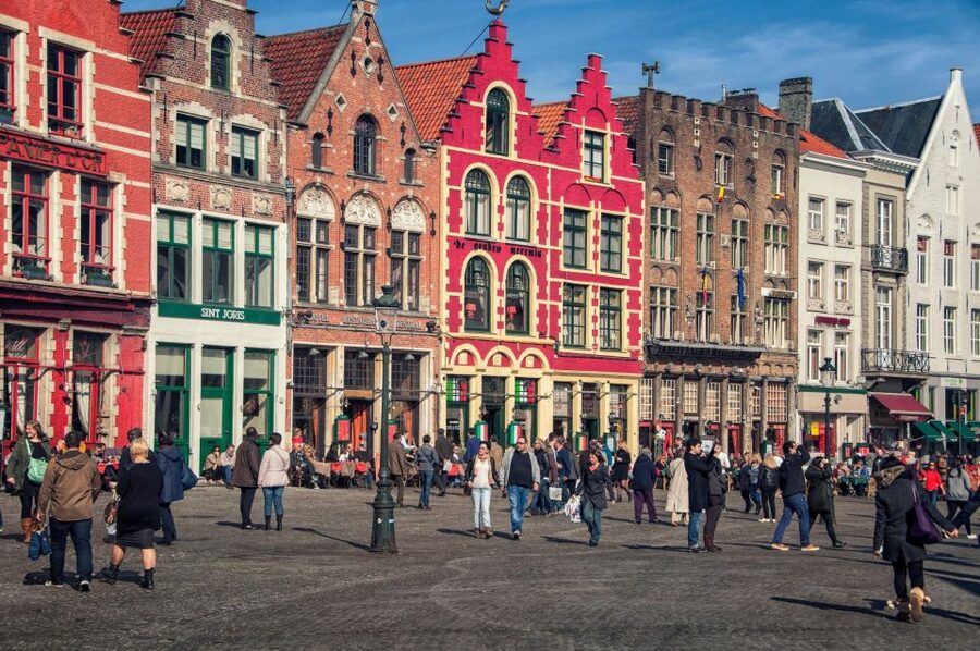 Paris: Brussels and Bruges Tour & Optional Chocolate Tasting - Bruges starts with water, then moves into medieval quiet