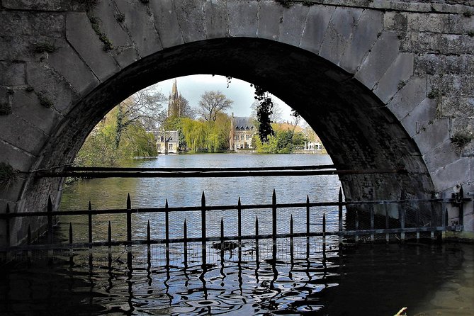Photo Tour "Philip the Good" + Boat trip - Stop 4: Quai du Rosaire to Rozenhoedkaai, the most photographed view