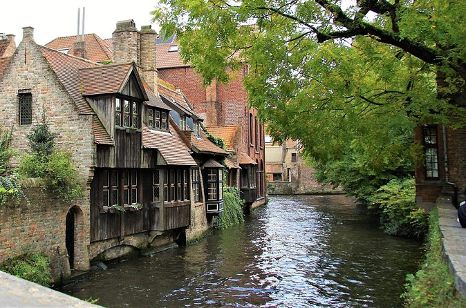 Photo Tour "Philip the Good" + Boat trip - Group size and pacing: why max 12 matters in Bruges