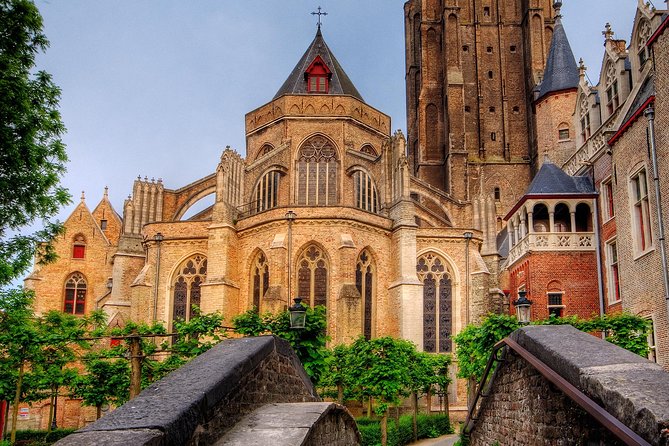 Private 3-hour walking tour of Bruges with official tour guide - Walking the medieval core: how the route helps you avoid dead ends
