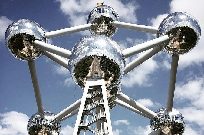 Private 4-hour City Tour of Brussels with driver and tour guide w/ hotel pick up - The guide experience: punctual, funny, and built for attention
