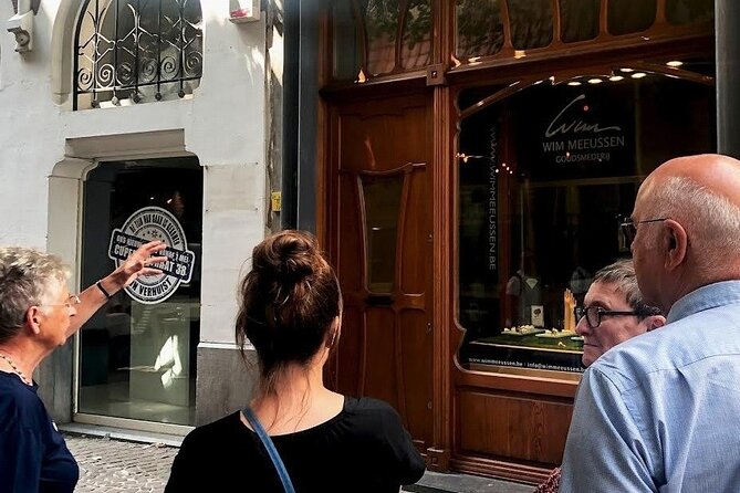 Private Antwerp's Diamonds and Jewellery Old City Center Historic Tour - Lange Koepoortstraat and Wijngaardstraat: nation-house stories and modern goldsmith variety