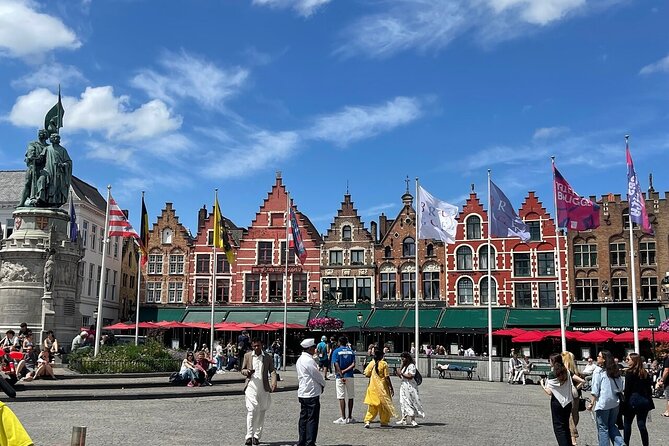 Private Arrival Transfer from Brussels Airport to Bruges with Business car - Meet and Greet at Brussels Airport, Right by Java Coffee
