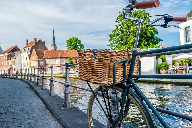 Private Bruges 3.5-Hour Guided Bike Tour: Discover Hidden Gems - The start at Stationsplein, then straight into the old town