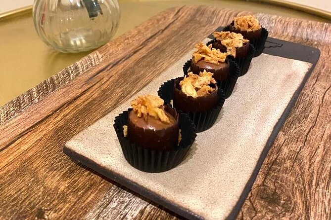 Private Chocolate Experience in Ghent - Cacao tea and cacao fruit: why these tastings feel different