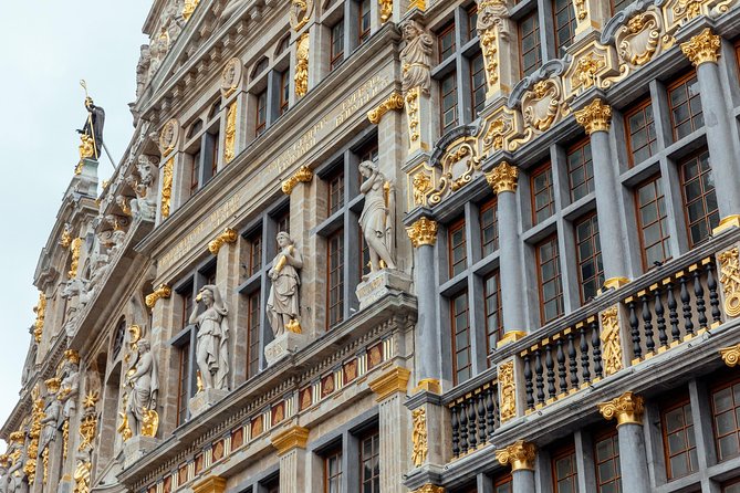 Private City Kickstart Tour: Brussels - Manneken Pis and Jeanneke Pis: Small Statues, Big Personality