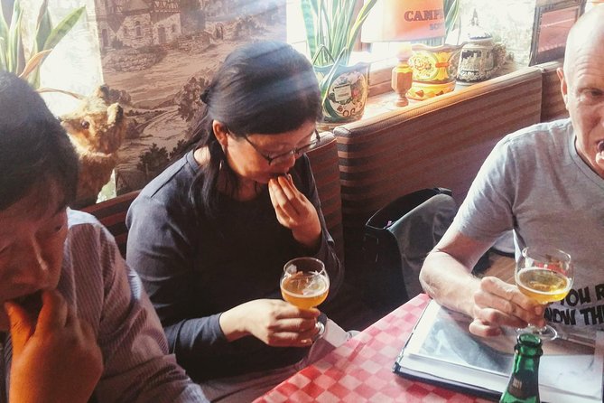 Private: Discover Bruges beers & brewery with chocolate pairing by a young local - Elisabeth Bruges, quick chocolate sampling that teaches your nose
