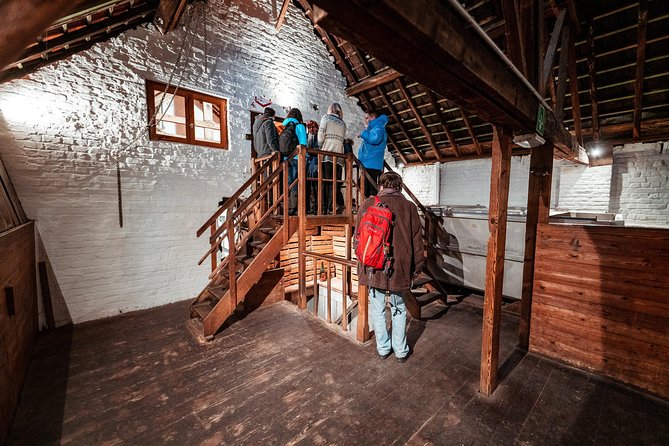 Private: Discover Brussels beer & breweries by a young local (incl. chocolate) - Middle stops that flex with opening hours: In t Spinnekopke or Theatre Toone