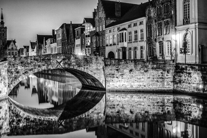 Private Guided Historical Walking Tour in Bruges Belgium - The guides: what the best ones do (and why it matters)
