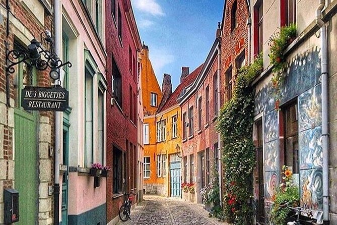 Private Hidden Gems Walking Tour in Ghent - Deduytschaever pralines: atelier peeks and a Flanders nod