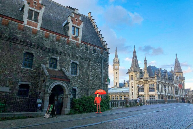 Private Historical Tour: The Best of Ghent - Vrijdagmarkt and Werregarenstraat, people, statues, and street art